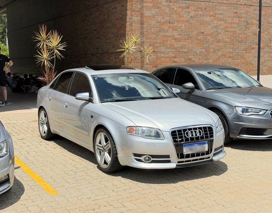 AUDI A4 3.0 LIMOUSINE V6 30V GASOLINA 4P MULTITRONIC
